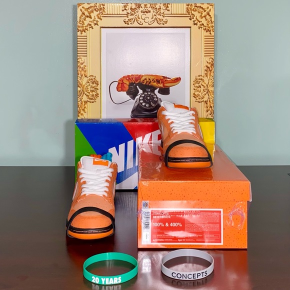 Nike SB Dunk Low x Concepts ‘Orange Lobster’ Special Box - Picture 2 of 15
